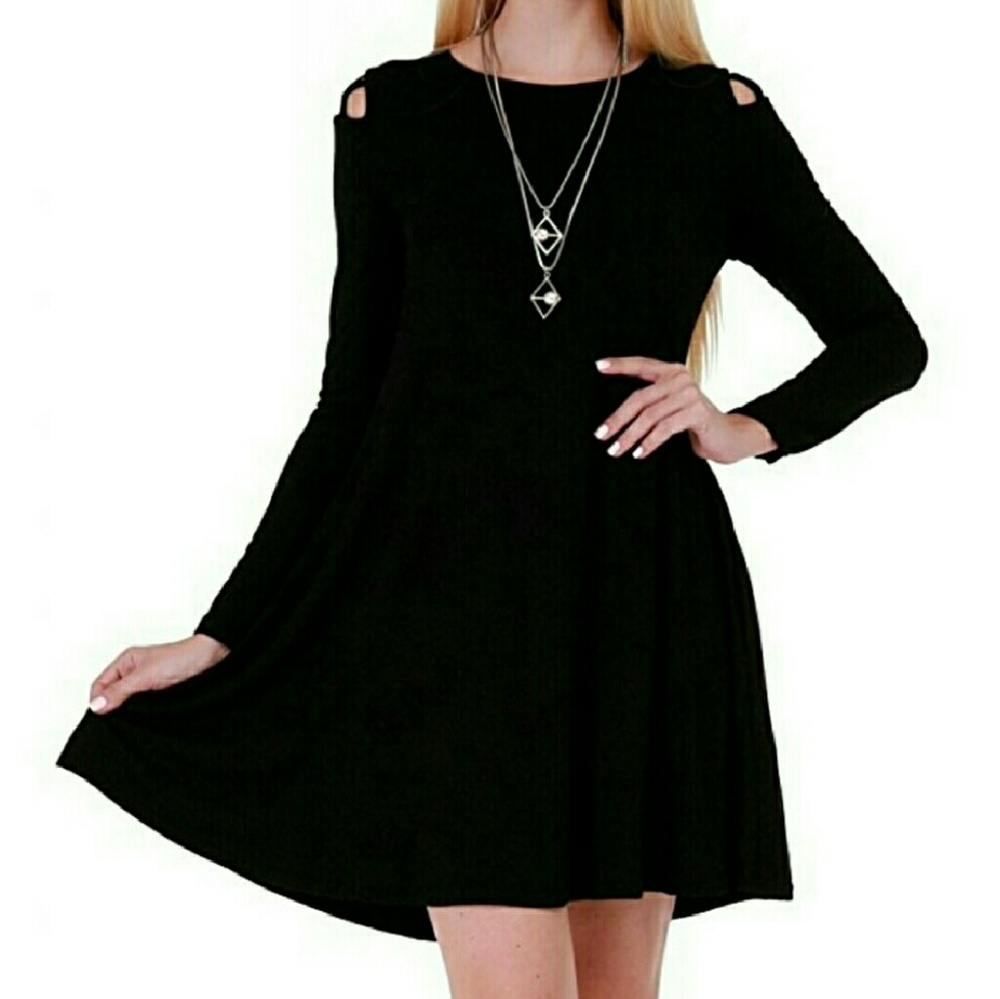 NEW Black swing dress w/pockets